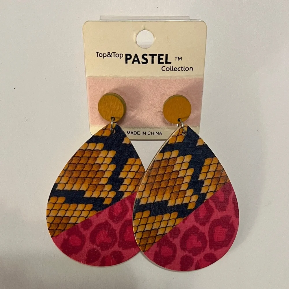 Pastel Collection Blue/Yellow Snakeskin & Pink Leopard Lightweight Wood Earrings - Picture 5 of 6